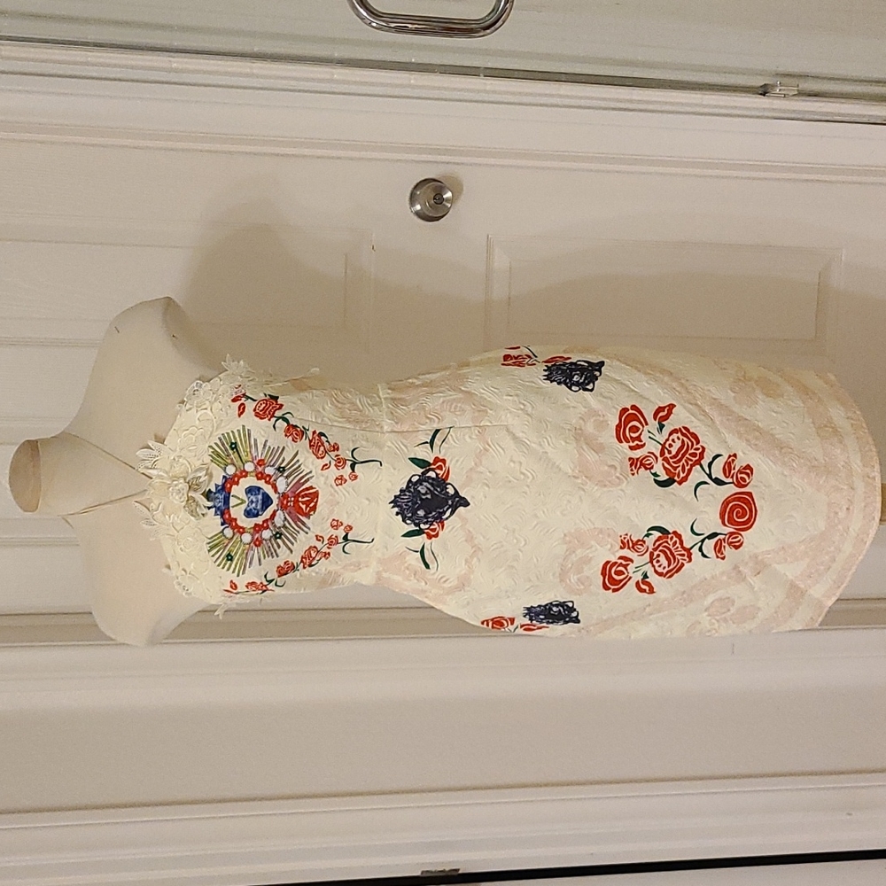 Camino Couture white dress size 12 Ethnic Floral